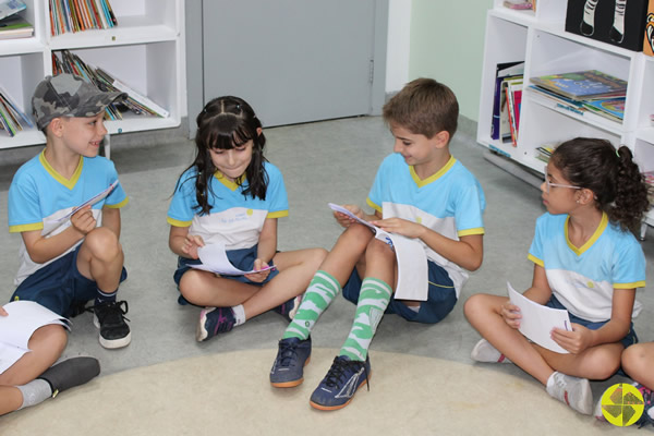Usando a imaginao - Colgio Le Perini. Educao Infantil e Ensino Fundamental. Indaiatuba, SP