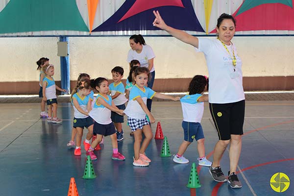 Curso de Frias - Colgio Le Perini. Educao Infantil e Ensino Fundamental. Indaiatuba, SP