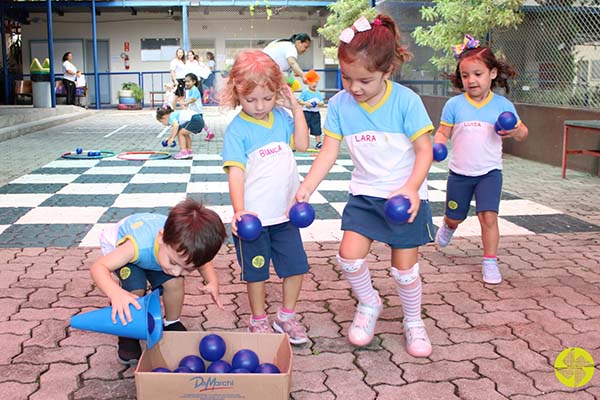 Dando asas a imaginao! - Colgio Le Perini. Educao Infantil e Ensino Fundamental. Indaiatuba, SP