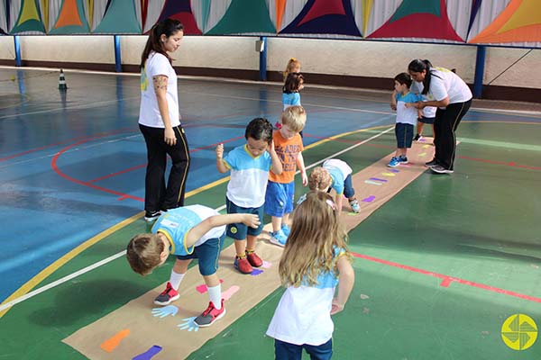 No Curso de Frias, a alegria  a protagonista! - Colgio Le Perini. Educao Infantil e Ensino Fundamental. Indaiatuba, SP