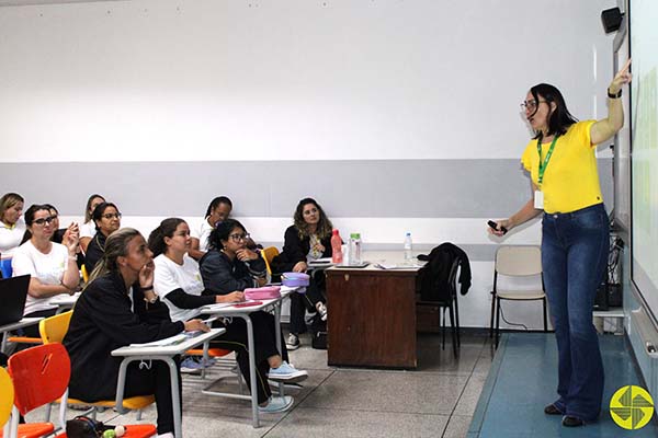 Aperfeioamento e capacitao de nossa equipe pedaggica - Colgio Le Perini. Educao Infantil e Ensino Fundamental. Indaiatuba, SP