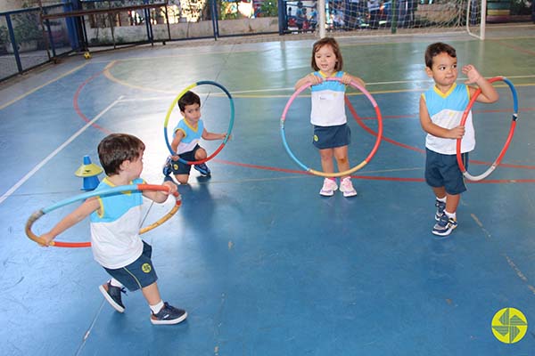 Diverso e muitas brincadeiras no Curso de Frias! - Colgio Le Perini. Educao Infantil e Ensino Fundamental. Indaiatuba, SP