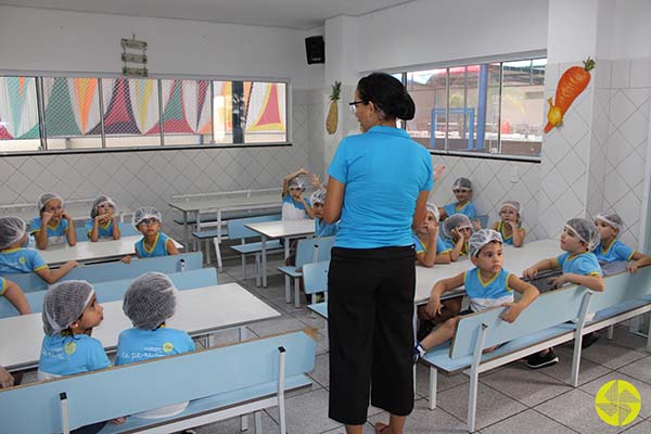 Bolinho de cacau com beterraba - Colgio Le Perini. Educao Infantil e Ensino Fundamental. Indaiatuba, SP