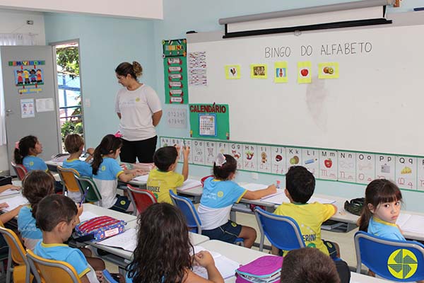 Bingo do Alfabeto - Colgio Le Perini. Educao Infantil e Ensino Fundamental. Indaiatuba, SP