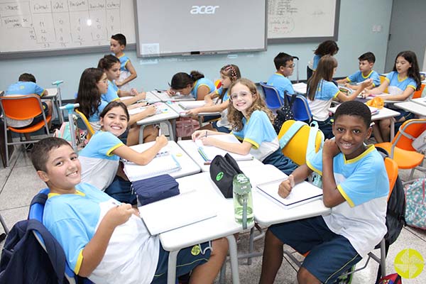 Aprendendo de forma criativa - Colgio Le Perini. Educao Infantil e Ensino Fundamental. Indaiatuba, SP