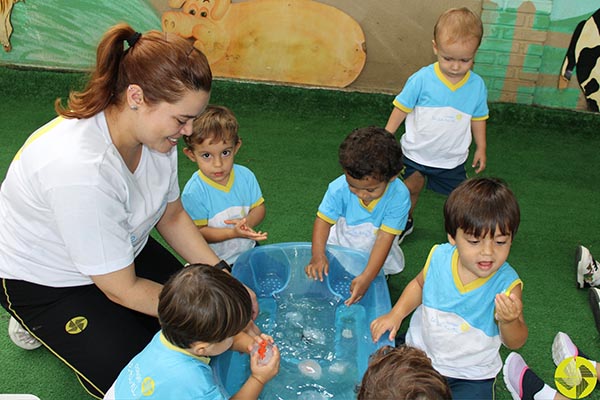 Explorando os estados da gua de forma divertida - Colgio Le Perini. Educao Infantil e Ensino Fundamental. Indaiatuba, SP