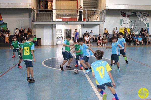Encontro Esportivo Fundamental - Colgio Le Perini. Educao Infantil e Ensino Fundamental. Indaiatuba, SP