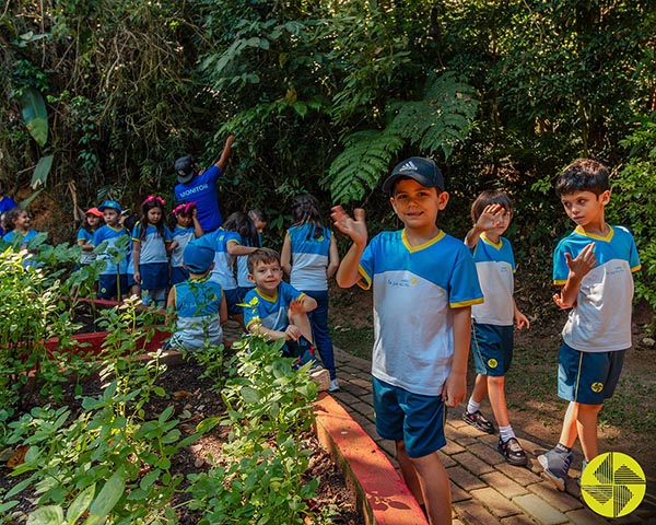 Excurso 1s ano para Sitiolndia - Colgio Le Perini. Educao Infantil e Ensino Fundamental. Indaiatuba, SP