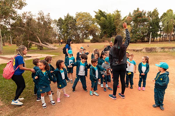 Excurso do Jardim I a Terra de Gigantes - Colgio Le Perini. Educao Infantil e Ensino Fundamental. Indaiatuba, SP