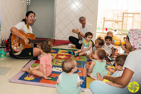 Os Sons dos Animais - Colgio Le Perini. Educao Infantil e Ensino Fundamental. Indaiatuba, SP