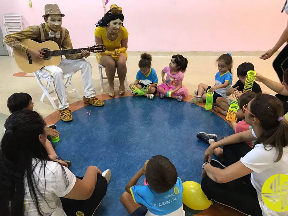 Curso de Frias - Dia 01 - Colgio Le Perini. Educao Infantil e Ensino Fundamental. Indaiatuba, SP