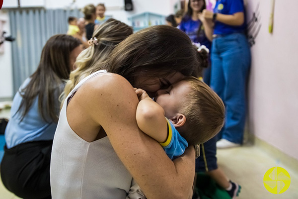 Feliz Dia das Mães! - Colégio Le Perini. Educação Infantil e Ensino Fundamental. Indaiatuba, SP