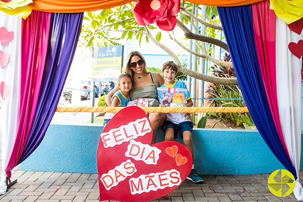 Feliz Dia das Mães - Encerramos a sexta-feira com chave de ouro! - Colégio Le Perini. Educação Infantil e Ensino Fundamental. Indaiatuba, SP