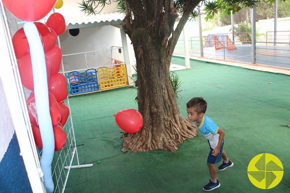 Curso de Frias - Dia 07 - Colgio Le Perini. Educao Infantil e Ensino Fundamental. Indaiatuba, SP