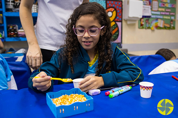 Ritmo, criatividade e muita alegria na aula de Artes! - Colgio Le Perini. Educao Infantil e Ensino Fundamental. Indaiatuba, SP