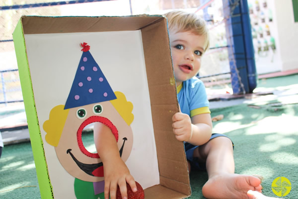 Brincadeiras sensoriais! - Colgio Le Perini. Educao Infantil e Ensino Fundamental. Indaiatuba, SP