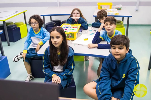 1ª fase do campeonato de robótica - Colégio Le Perini. Educação Infantil e Ensino Fundamental. Indaiatuba, SP