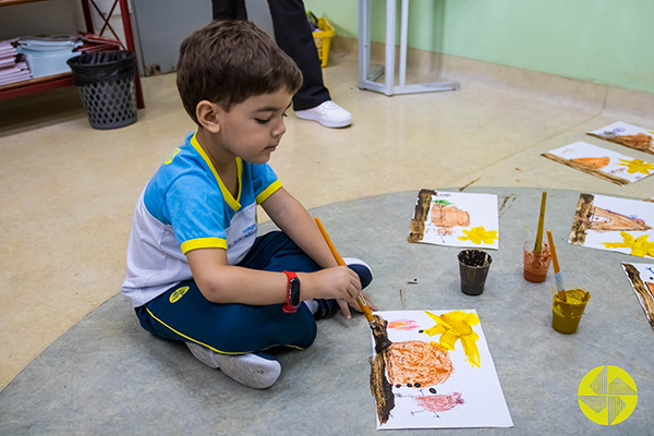 Café, urucum e açafrão - Colégio Le Perini. Educação Infantil e Ensino Fundamental. Indaiatuba, SP