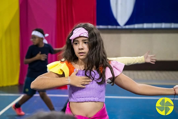 Ritmo, alegria e superação no palco! - Colégio Le Perini. Educação Infantil e Ensino Fundamental. Indaiatuba, SP