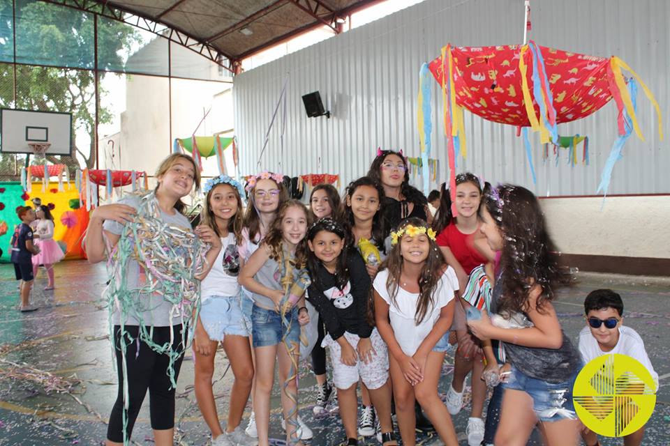 Bloco das Emoes! - Colgio Le Perini. Educao Infantil e Ensino Fundamental. Indaiatuba, SP