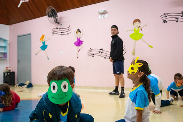 Mundo Animal - Colgio Le Perini. Educao Infantil e Ensino Fundamental. Indaiatuba, SP