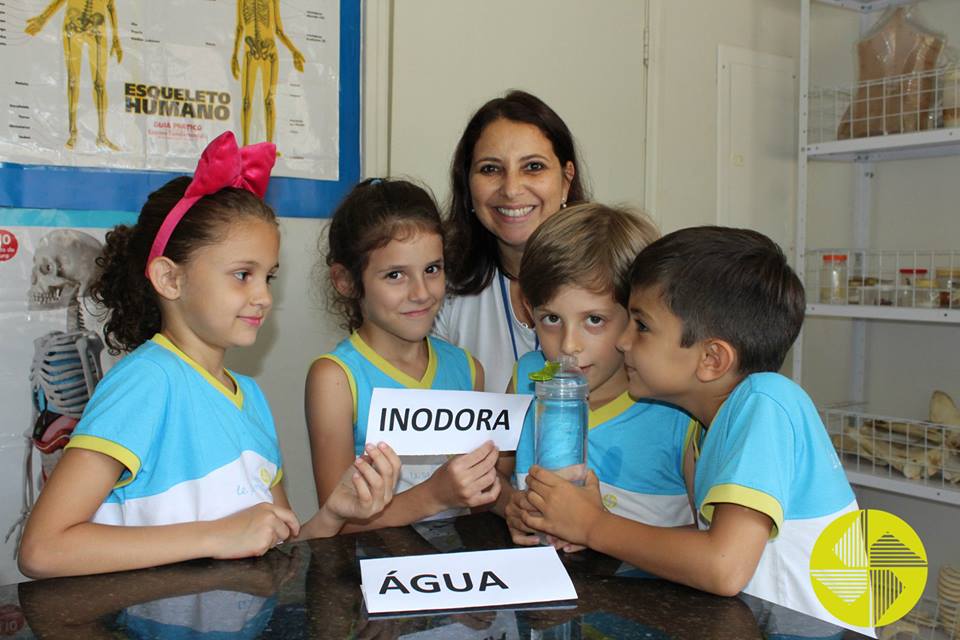 Dia da gua - Colgio Le Perini. Educao Infantil e Ensino Fundamental. Indaiatuba, SP