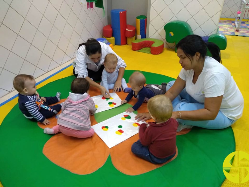 Berrio I - Conhecendo as cores - Colgio Le Perini. Educao Infantil e Ensino Fundamental. Indaiatuba, SP