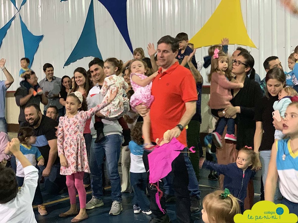 Semana de Comemorao do Dia dos Pais - Colgio Le Perini. Educao Infantil e Ensino Fundamental. Indaiatuba, SP