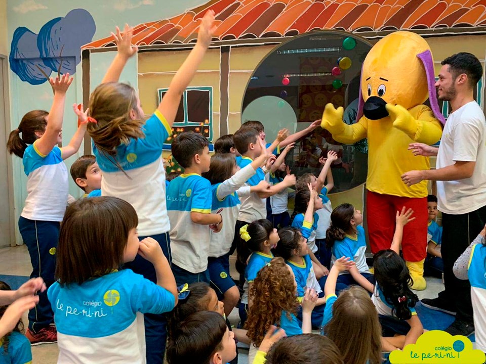 Visita dos Mascotes do LIV - Colgio Le Perini. Educao Infantil e Ensino Fundamental. Indaiatuba, SP