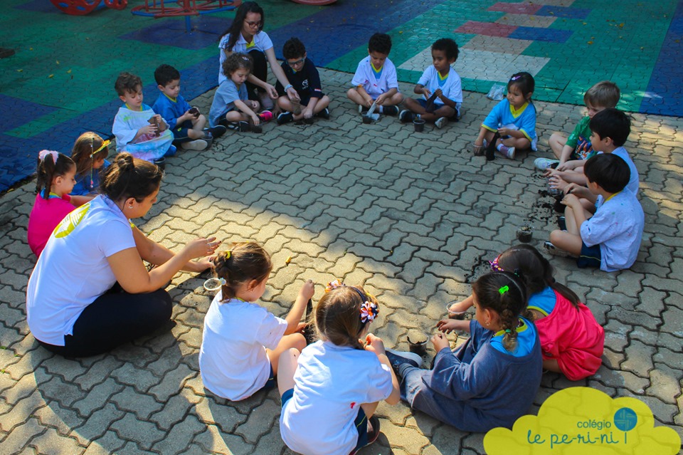 O boneco da amizade - Colgio Le Perini. Educao Infantil e Ensino Fundamental. Indaiatuba, SP