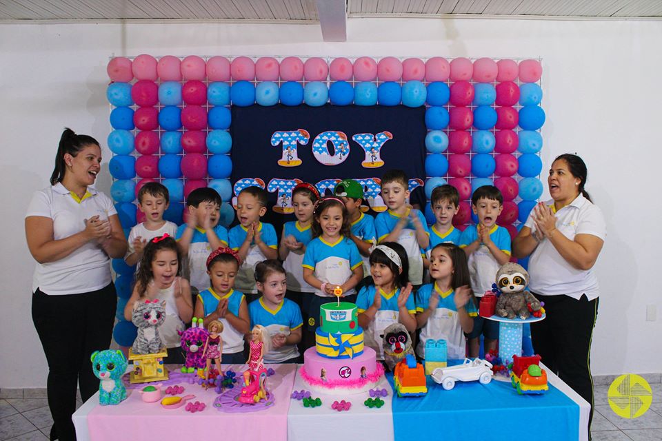 Aniversariantes de Novembro (Educao Infantil) - Colgio Le Perini. Educao Infantil e Ensino Fundamental. Indaiatuba, SP