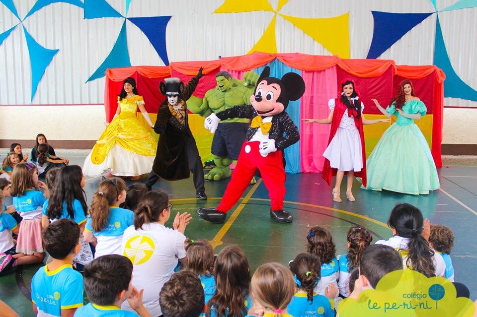 Semana das Crianas - Teatro - Colgio Le Perini. Educao Infantil e Ensino Fundamental. Indaiatuba, SP