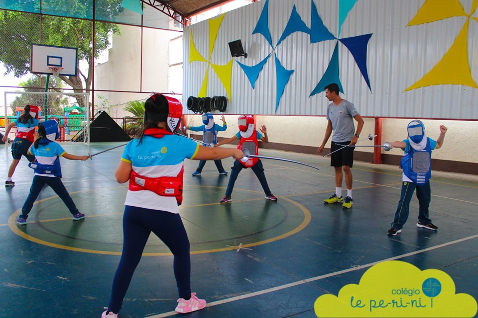 Esgrima - Colégio Le Perini. Educação Infantil e Ensino Fundamental. Indaiatuba, SP