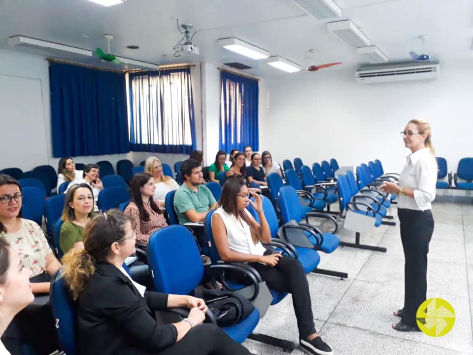 Diretrizes de Atendimento Educacional Especializado - Colgio Le Perini. Educao Infantil e Ensino Fundamental. Indaiatuba, SP