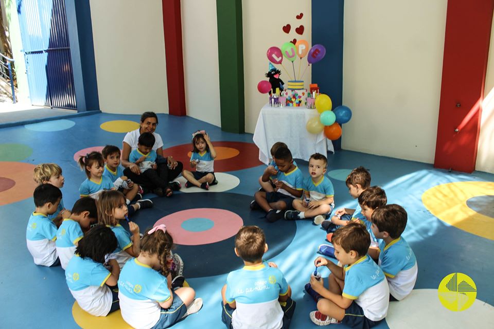 Lupe mascote do LIV  - Colgio Le Perini. Educao Infantil e Ensino Fundamental. Indaiatuba, SP