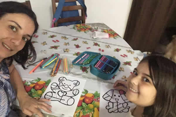 Pintando obras - Colgio Le Perini. Educao Infantil e Ensino Fundamental. Indaiatuba, SP