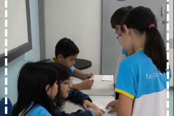 Banco Le Perini - Colgio Le Perini. Educao Infantil e Ensino Fundamental. Indaiatuba, SP