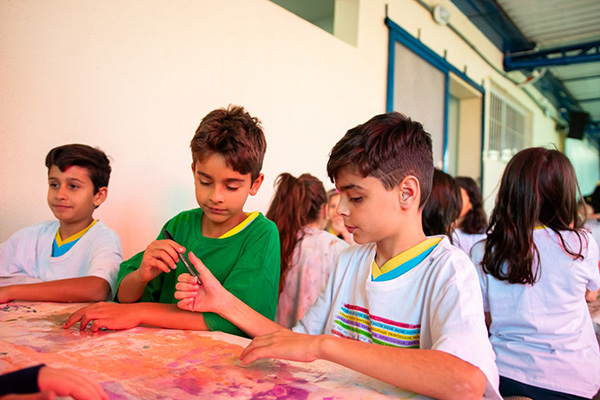 Retorno às aulas de Arte - Colégio Le Perini. Educação Infantil e Ensino Fundamental. Indaiatuba, SP