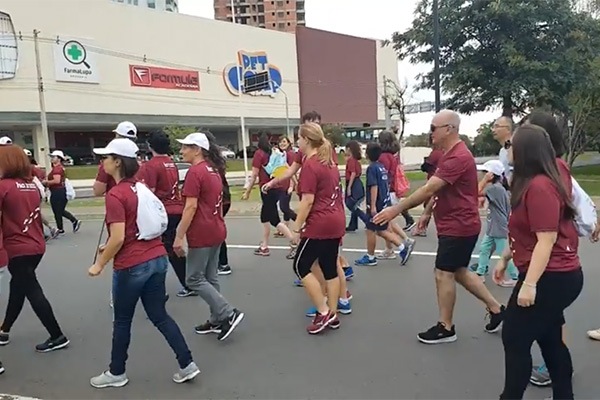 Caminhada Passos que Salvam - Colgio Le Perini. Educao Infantil e Ensino Fundamental. Indaiatuba, SP