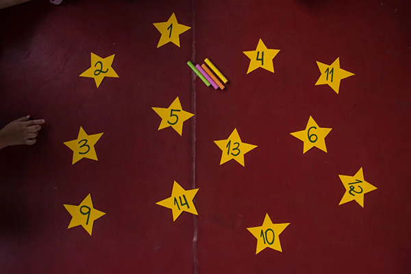 Dia e Noite - Col�gio Le Perini. Educa��o Infantil e Ensino Fundamental. Indaiatuba, SP