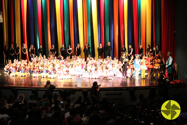  Festival de Dana  - Colgio Le Perini. Educao Infantil e Ensino Fundamental. Indaiatuba, SP