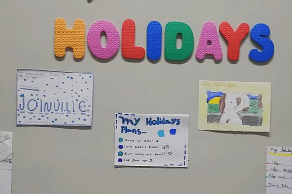 Hello, Holidays - Colégio Le Perini. Educação Infantil e Ensino Fundamental. Indaiatuba, SP