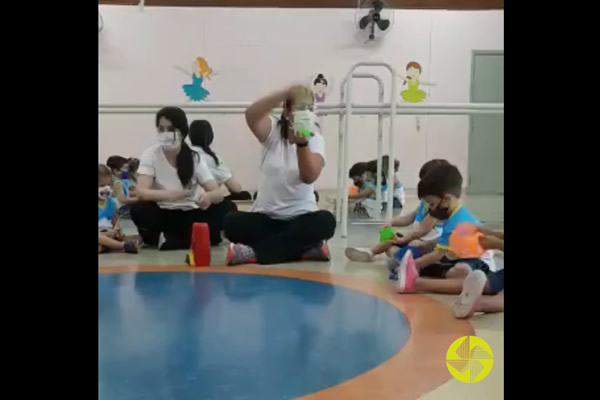 Ritmo, Movimento, Concentrao - Colgio Le Perini. Educao Infantil e Ensino Fundamental. Indaiatuba, SP