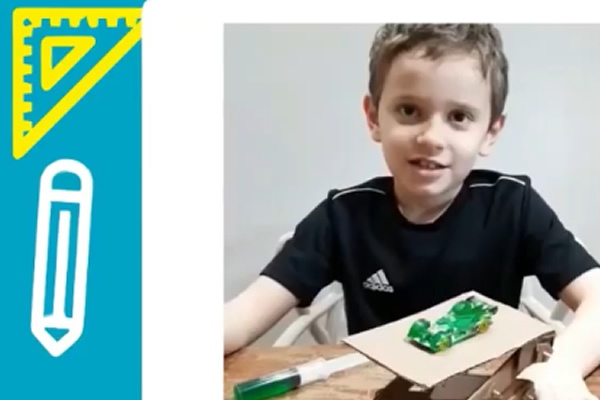 Brinquedos com materiais reciclados - Colégio Le Perini. Educação Infantil e Ensino Fundamental. Indaiatuba, SP