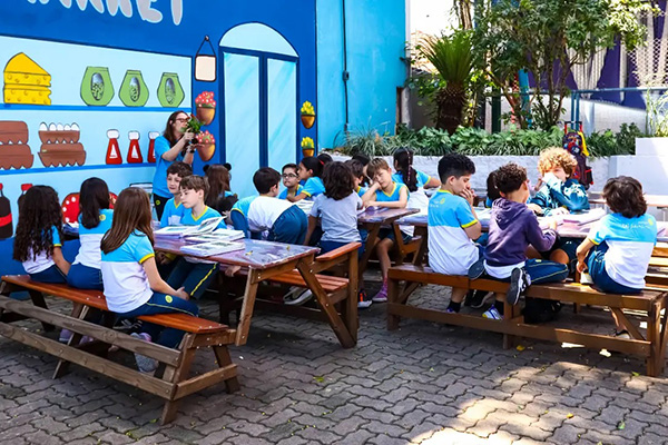 Ci�ncias ao ar livre - Col�gio Le Perini. Educa��o Infantil e Ensino Fundamental. Indaiatuba, SP