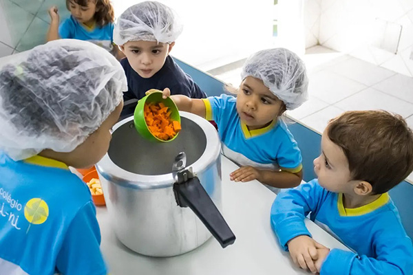 A Cesta de Dona Maricota - Col�gio Le Perini. Educa��o Infantil e Ensino Fundamental. Indaiatuba, SP