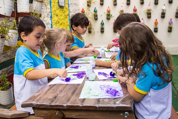 Explorar, sentir e descobrir - Col�gio Le Perini. Educa��o Infantil e Ensino Fundamental. Indaiatuba, SP