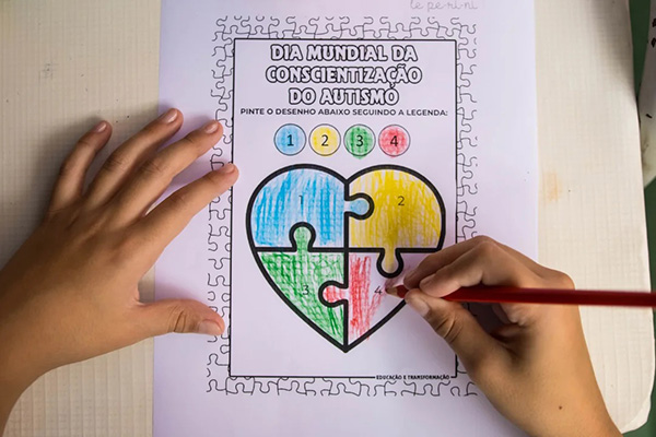 Promover a empatia tamb�m � educar - Col�gio Le Perini. Educa��o Infantil e Ensino Fundamental. Indaiatuba, SP