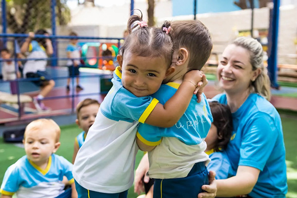 Amigo Secreto do Abra�o - Col�gio Le Perini. Educa��o Infantil e Ensino Fundamental. Indaiatuba, SP