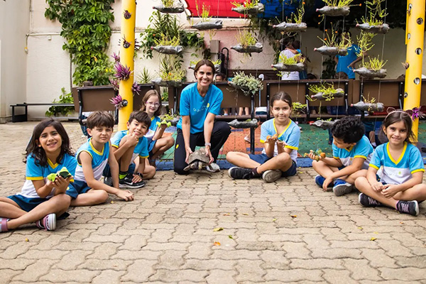 Arte Sustent�vel - Col�gio Le Perini. Educa��o Infantil e Ensino Fundamental. Indaiatuba, SP